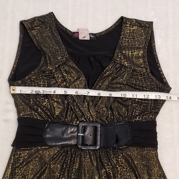 BOGO Free🦋 Volume One Juniors Belted Glitter Top - Picture 6 of 11